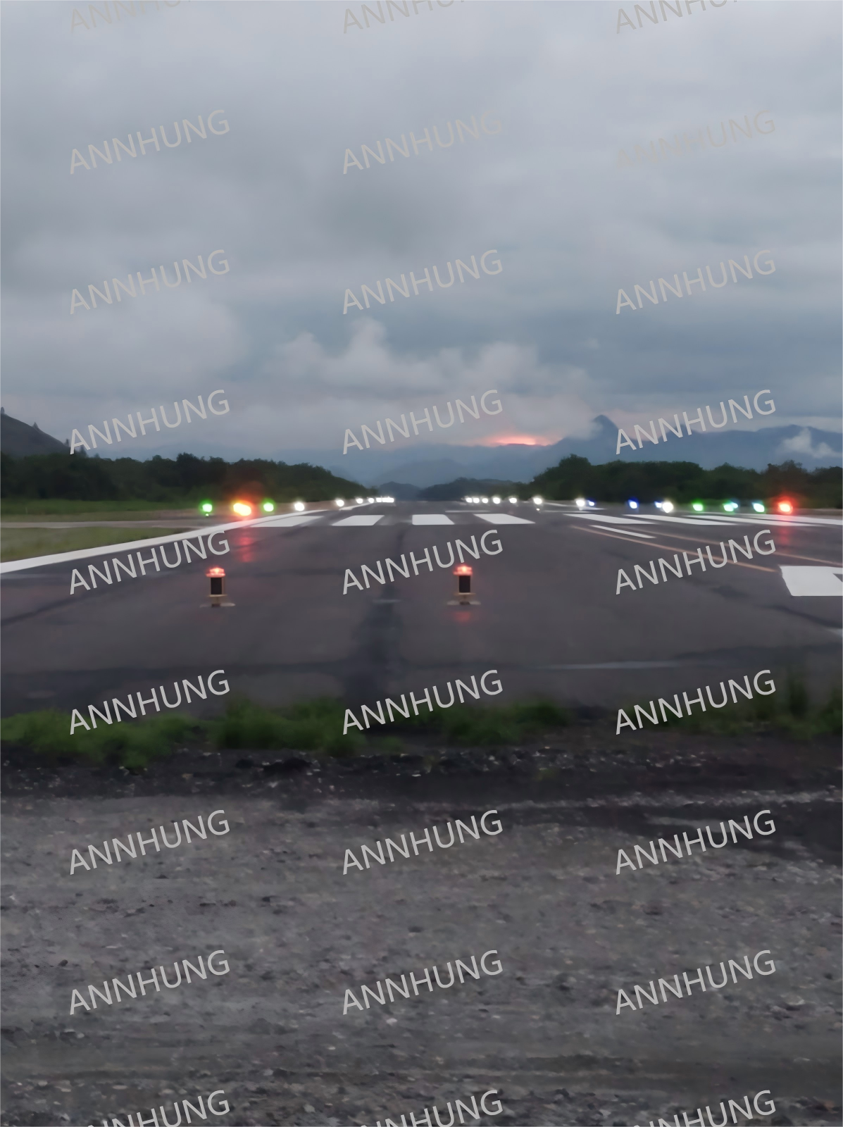 Aktueller Firmenfall über Installationsfälle für Solarflugplatzleuchten